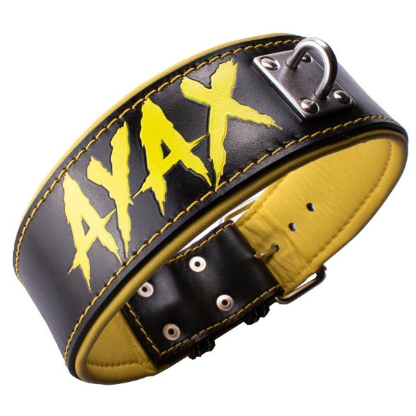 Collar de cuero para perros grandes, pitbull, american bully, rottweiler y similares. Este modelo es de color negro y amarillo y se puede personalizar con el nombre del perro que va grabado en un lateral.