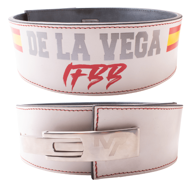 Cinturón de powerlifting de cuero con hebilla de palanca con dos banderas de España y las siglas IFBB