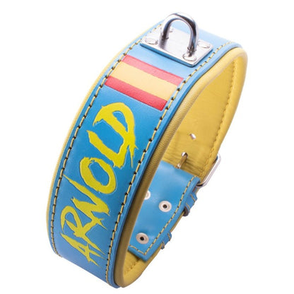 Collar de cuero para perros grandes, pitbull, american bully, rottweiler y similares. Este modelo es azul y amarillo y lleva la bandera de España. Se puede personalizar con el nombre.